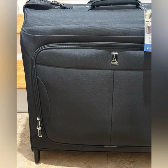 Travelpro Maxlite 5 Carry-On Rolling Garment Bag - Picture 3 of 14